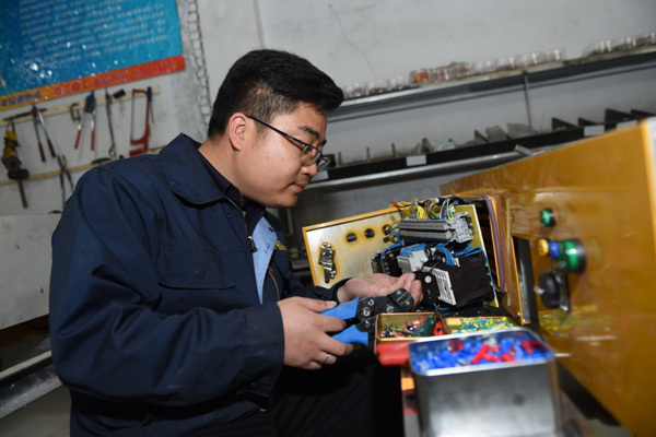 &ldquo;Ĩǽ��ʦ&rdquo;�¹��Я�̹���ǽ���߽��ƽ�Ƶ�����Ұ�������